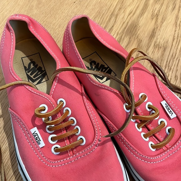Women’s 8.5 VANS sneakers with leather laces, great condition, limited edition. - Picture 2 of 2